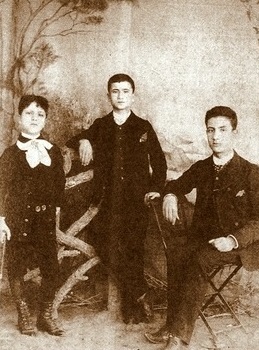 Os trs filhos do Dr. Manuel Incio de Mello Garrido (I), c. 1890